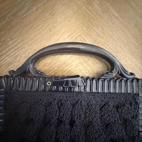 Crocheted Vintage Purse Handbag With Coin Purse (detached) 1940s Plastic Handles - Picture 4 of 7